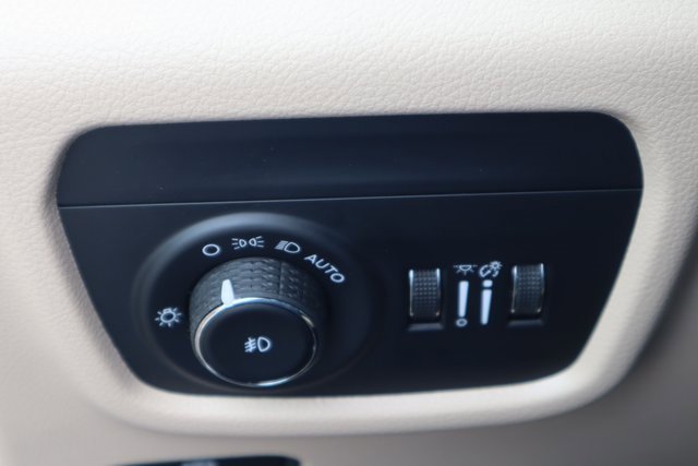 New 2025 Jeep Grand Cherokee L Limited w/ Trailer Tow Package image 11