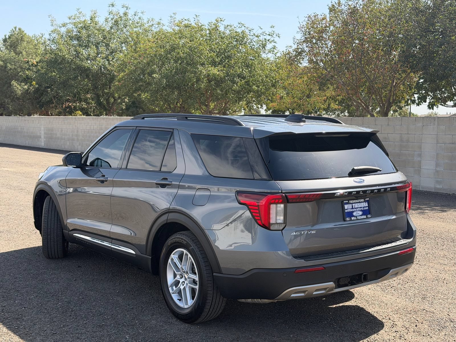 Used 2025 Ford Explorer Active w/ Active Comfort Package RWD image 7
