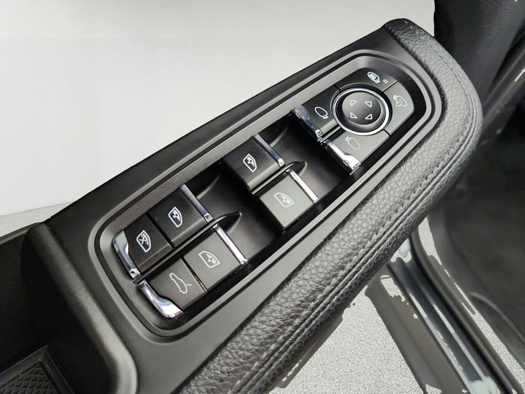 Used 2018 Porsche Macan Sport Edition AWD/4WD image 20