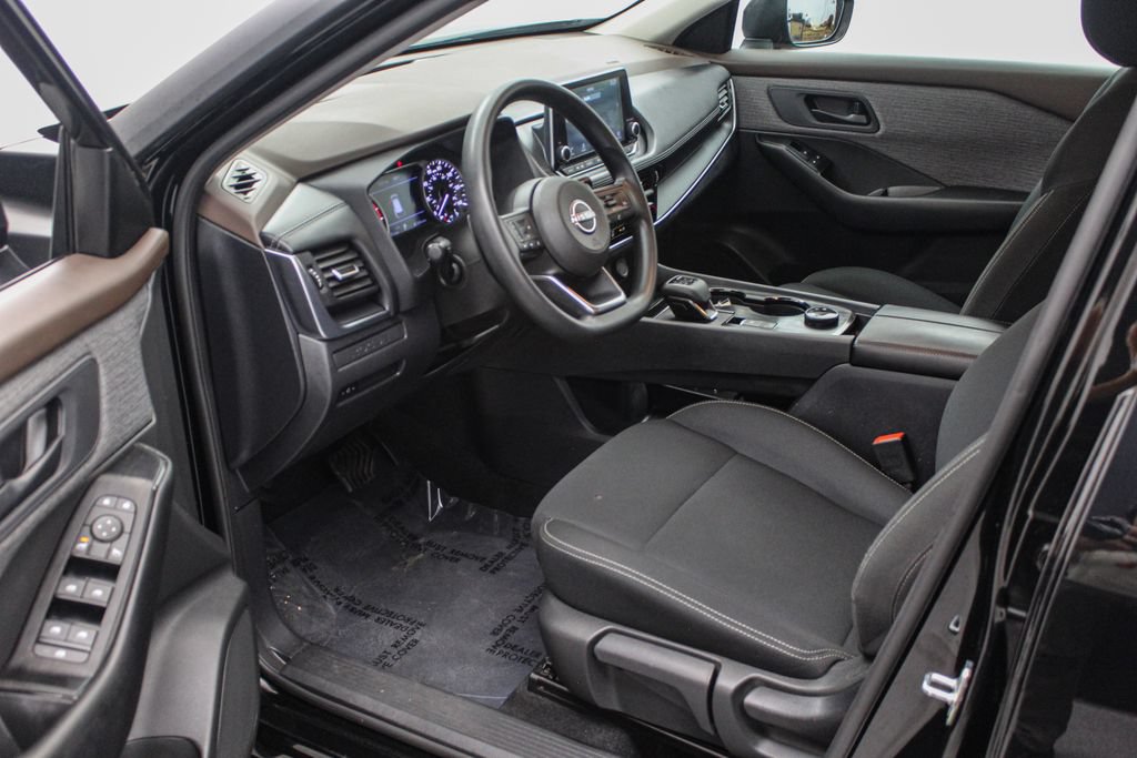 Used 2023 Nissan Rogue S AWD/4WD image 14