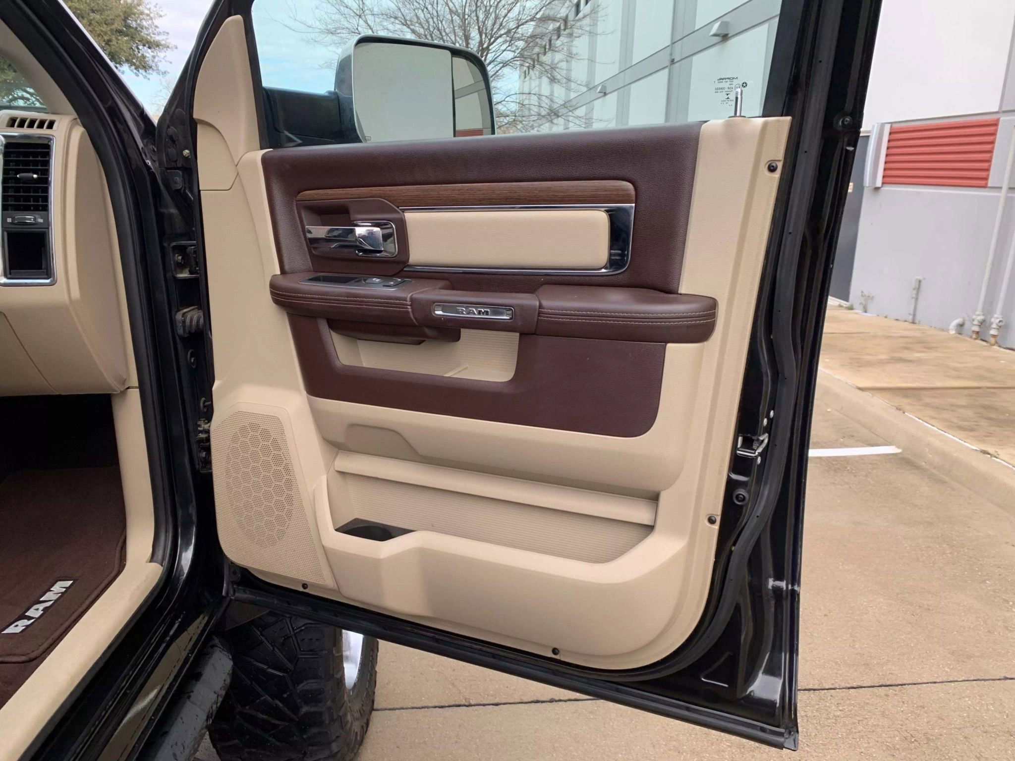 Used 2016 RAM 2500 Laramie image 27