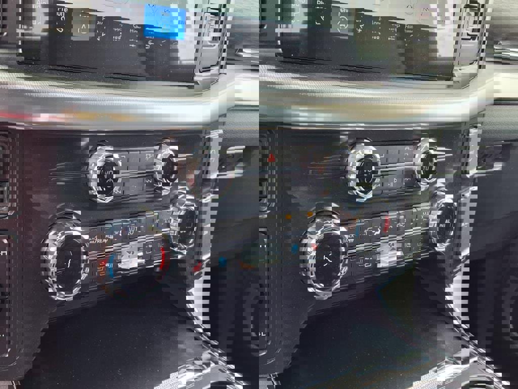 New 2025 Ford F150 Lariat image 32