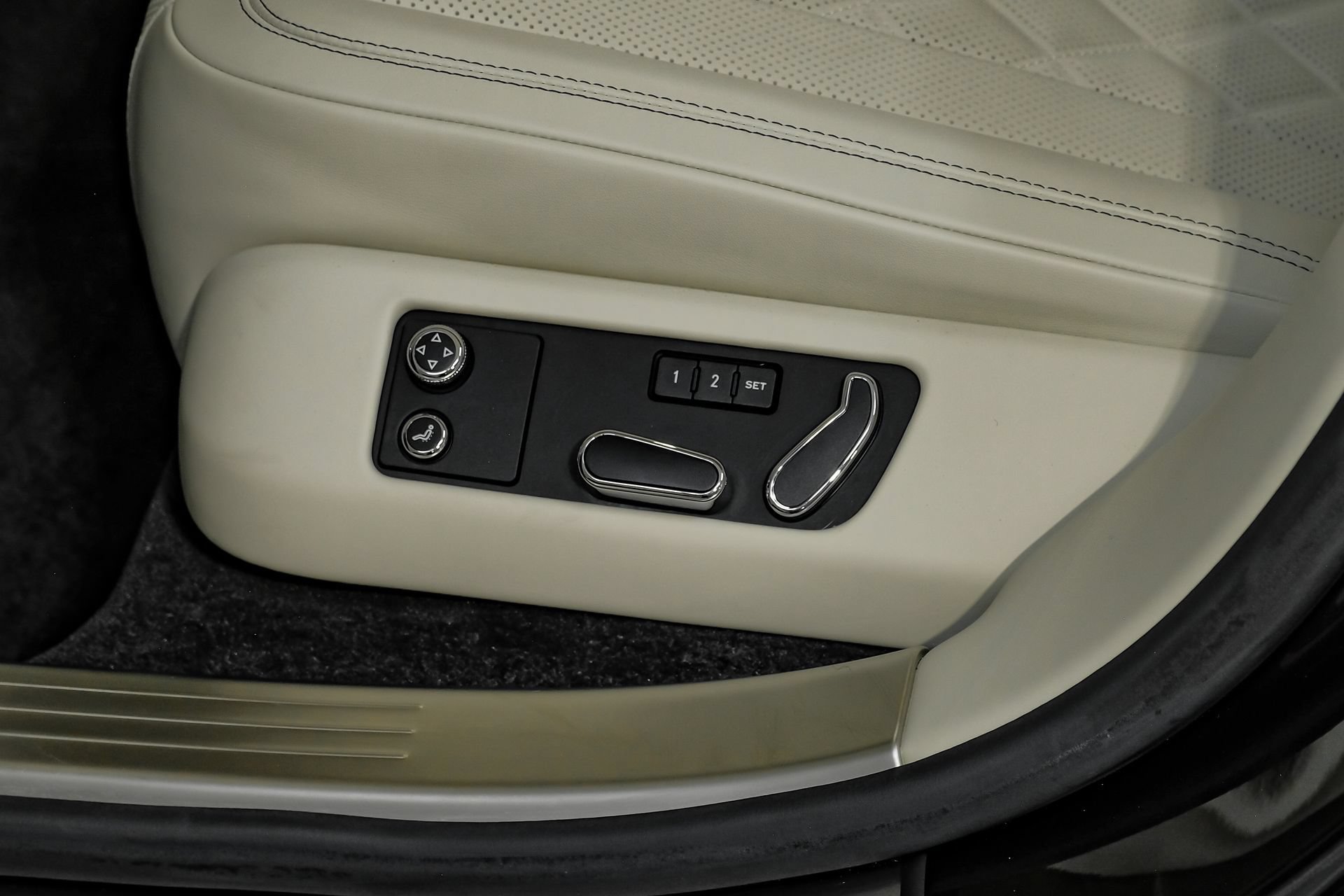 Used 2018 Bentley Flying Spur W12 AWD/4WD image 41