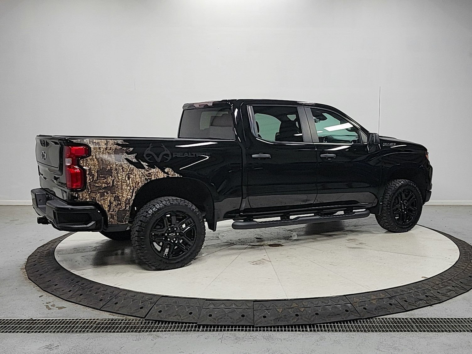 Used 2024 Chevrolet Silverado 1500 Custom Trail Boss w/ Realtree Special Edition AWD/4WD image 7