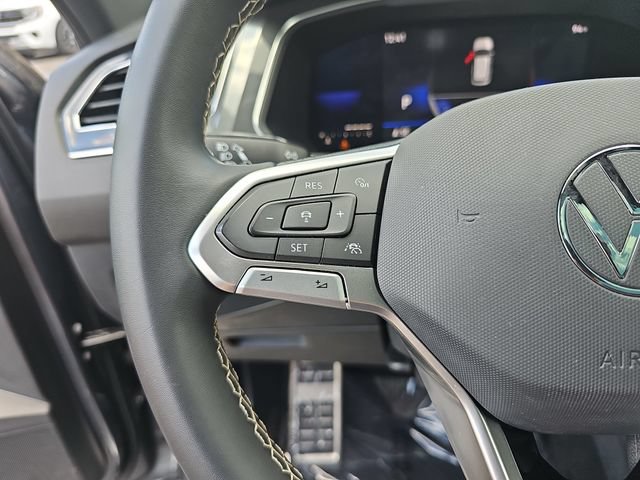 Used 2023 Volkswagen Tiguan SE R-Line FWD image 18