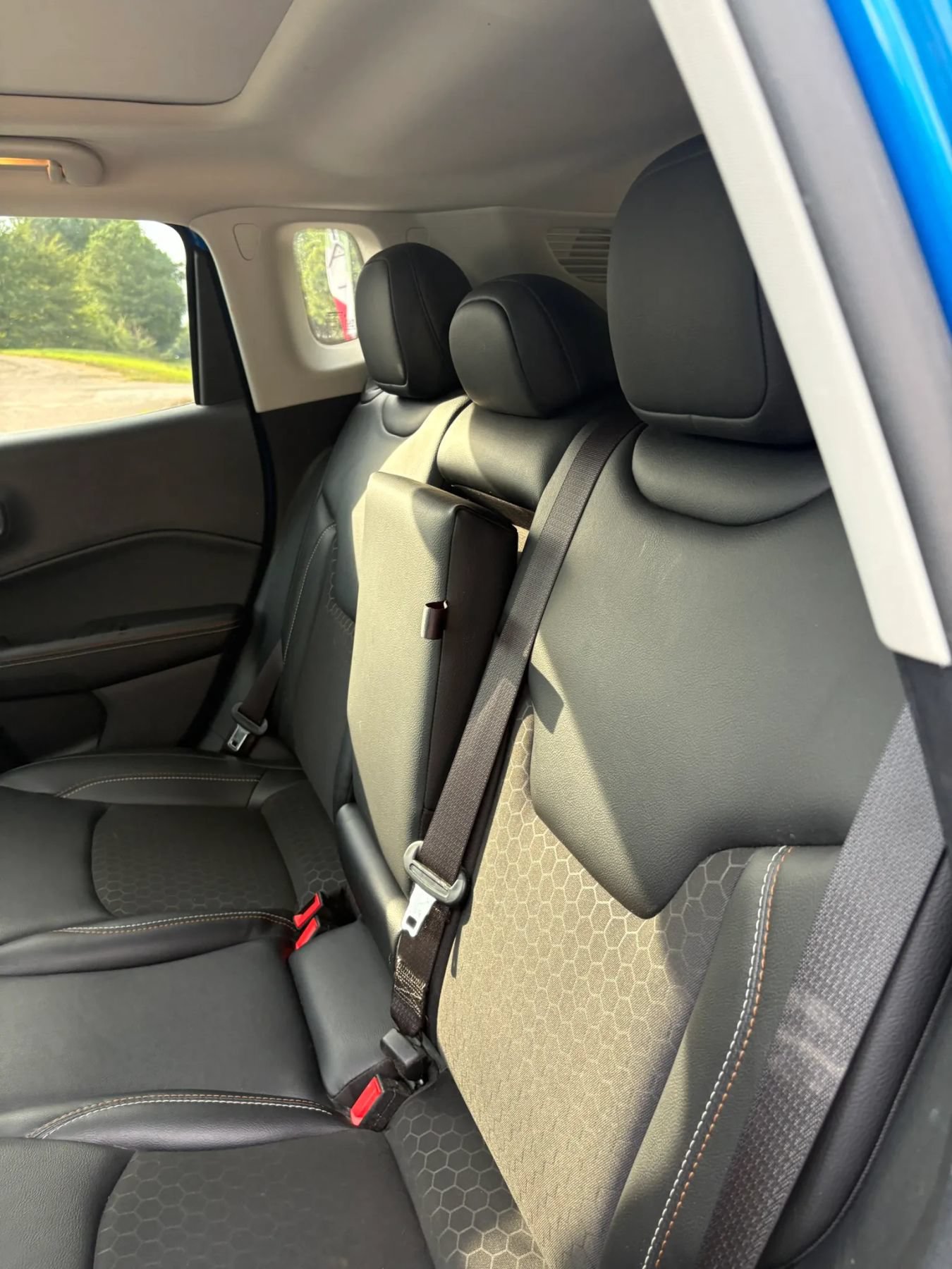 Used 2021 Jeep Compass Latitude w/ Sun and Sound Group AWD/4WD image 19