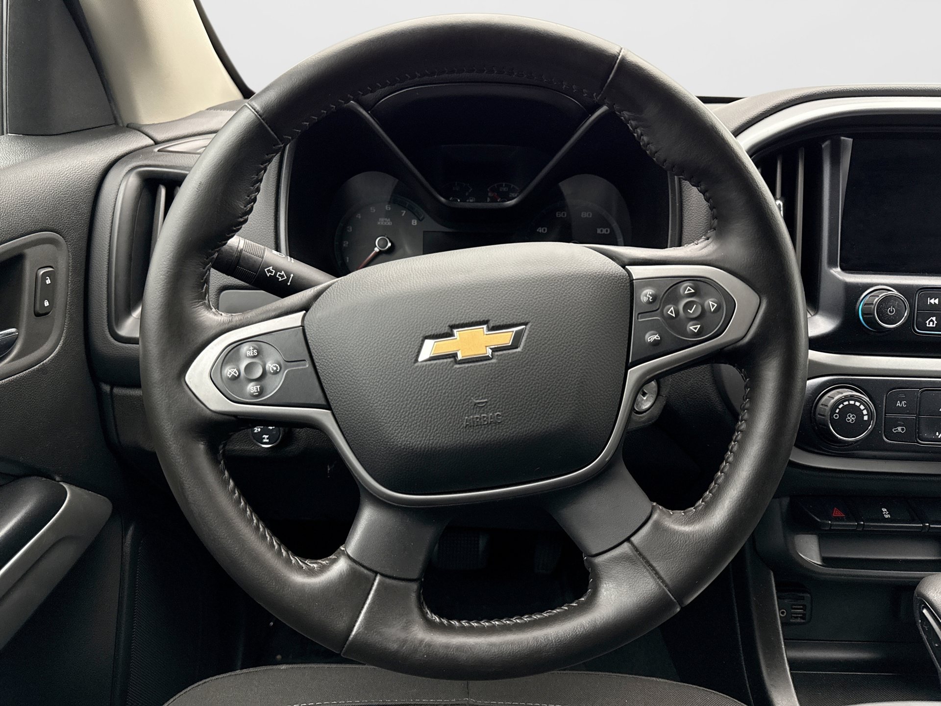 Used 2022 Chevrolet Colorado LT w/ LT Convenience Package AWD/4WD image 12