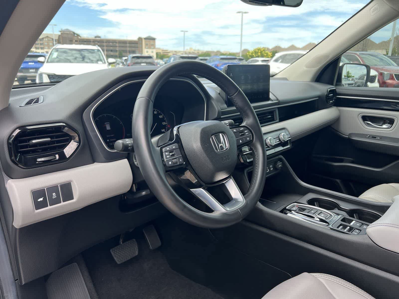 Used 2025 Honda Pilot EX-L image 8