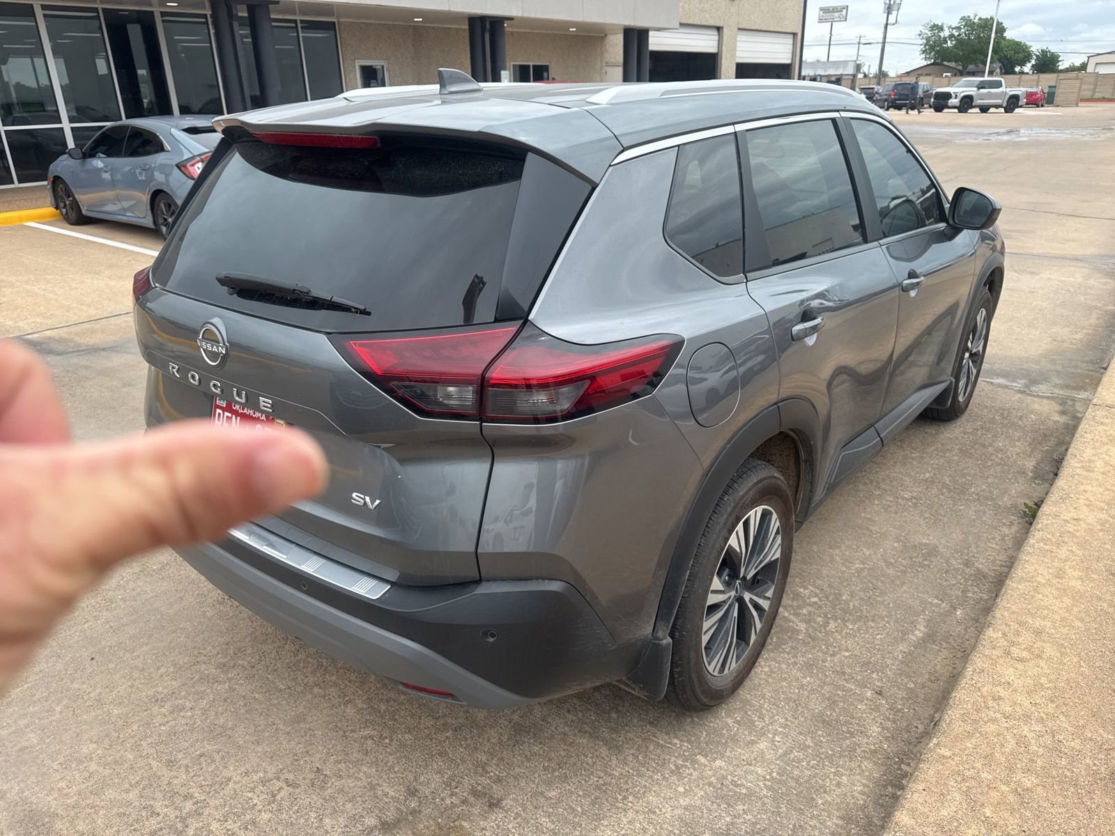 Used 2023 Nissan Rogue SV w/ SV Premium B Package FWD image 5