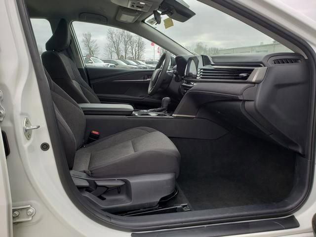 Used 2025 Toyota Camry LE FWD image 17