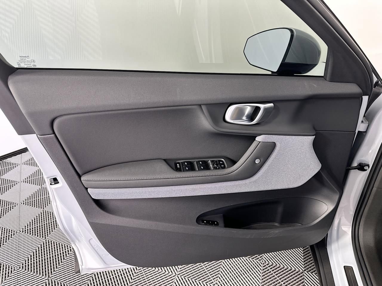 Used 2023 Polestar Polestar 2 image 23