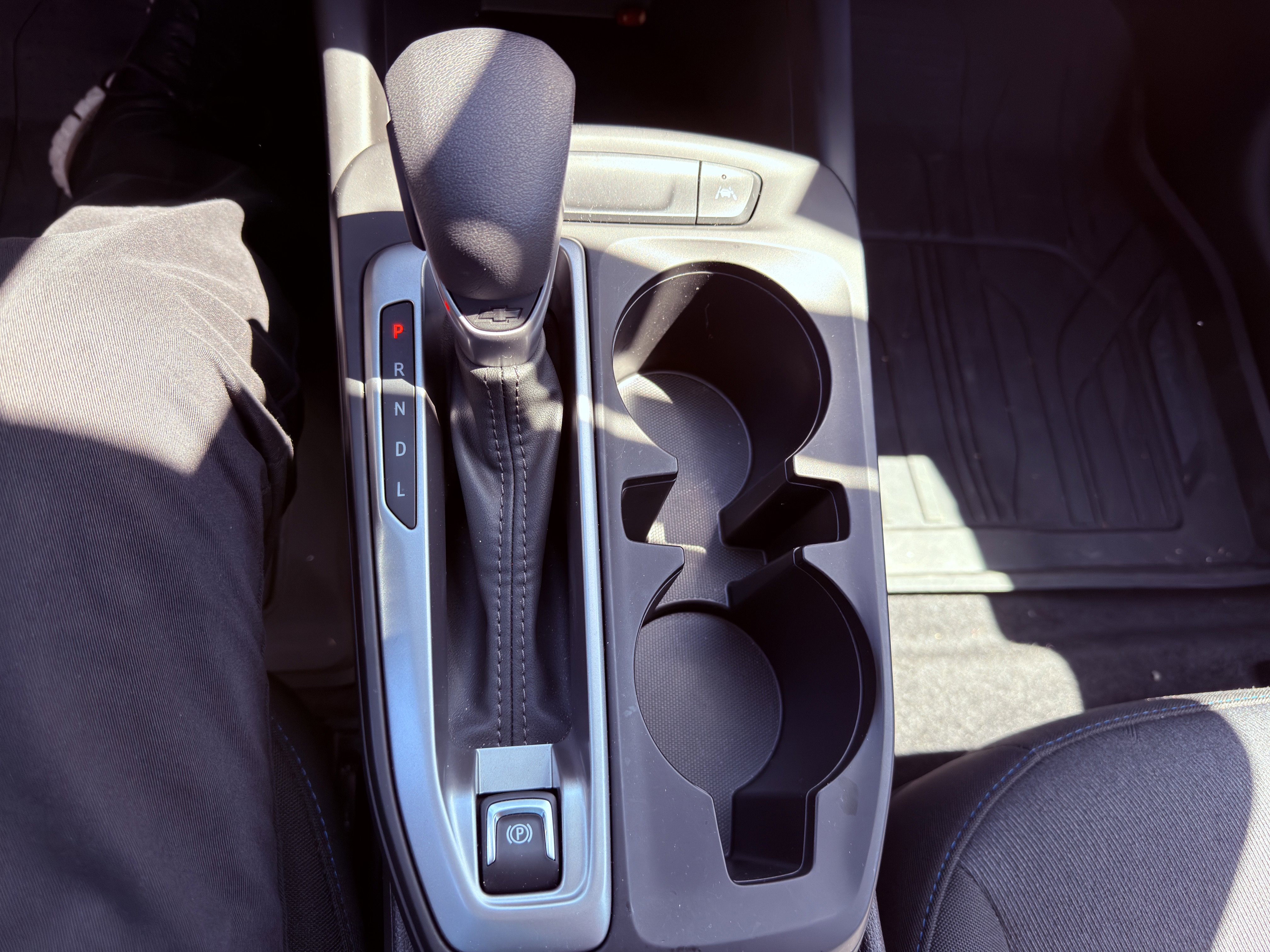 Used 2025 Chevrolet Trax LS FWD image 29