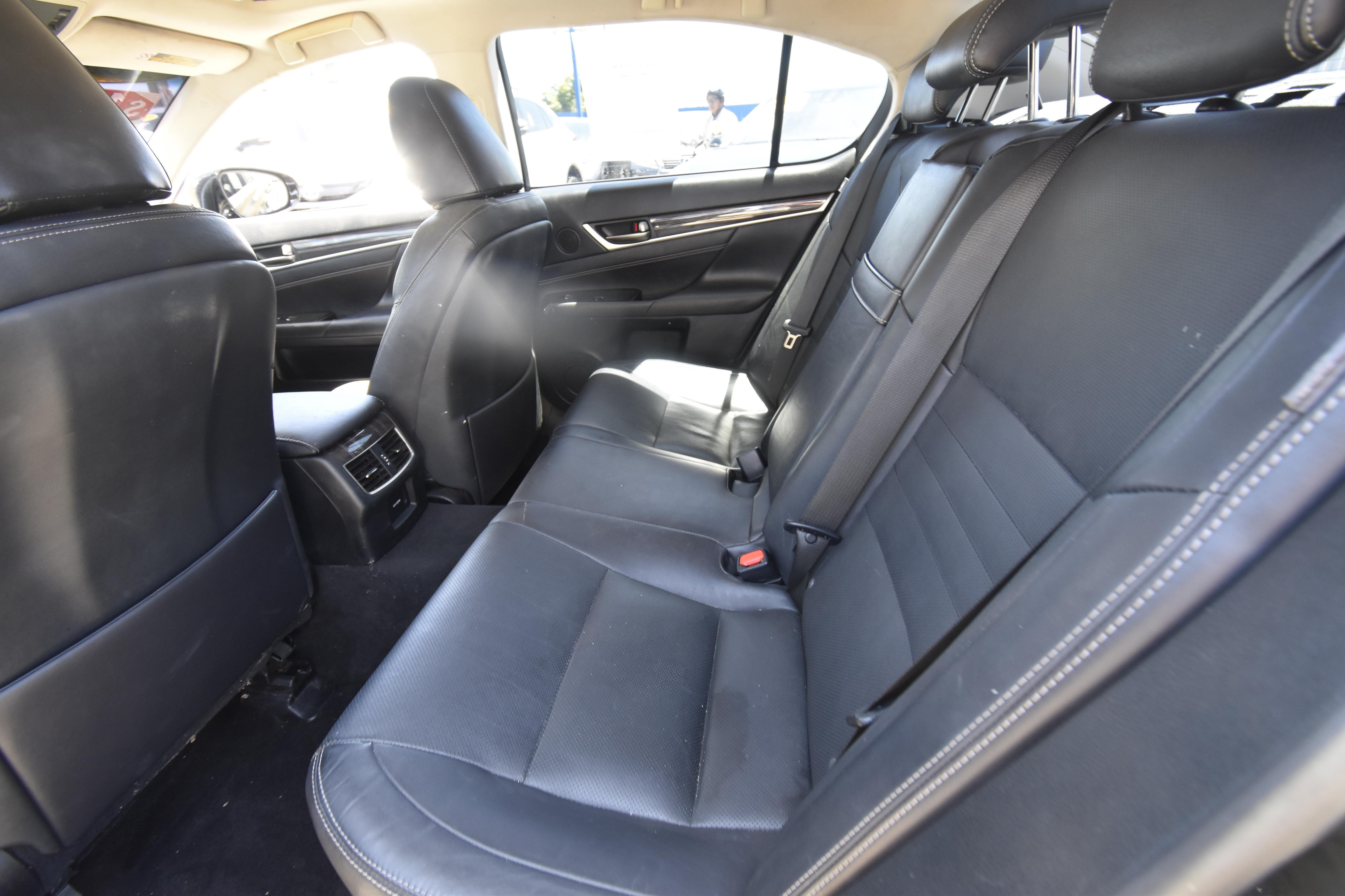 Used 2017 Lexus GS 350 w/ Preferred Accessory Package RWD image 8