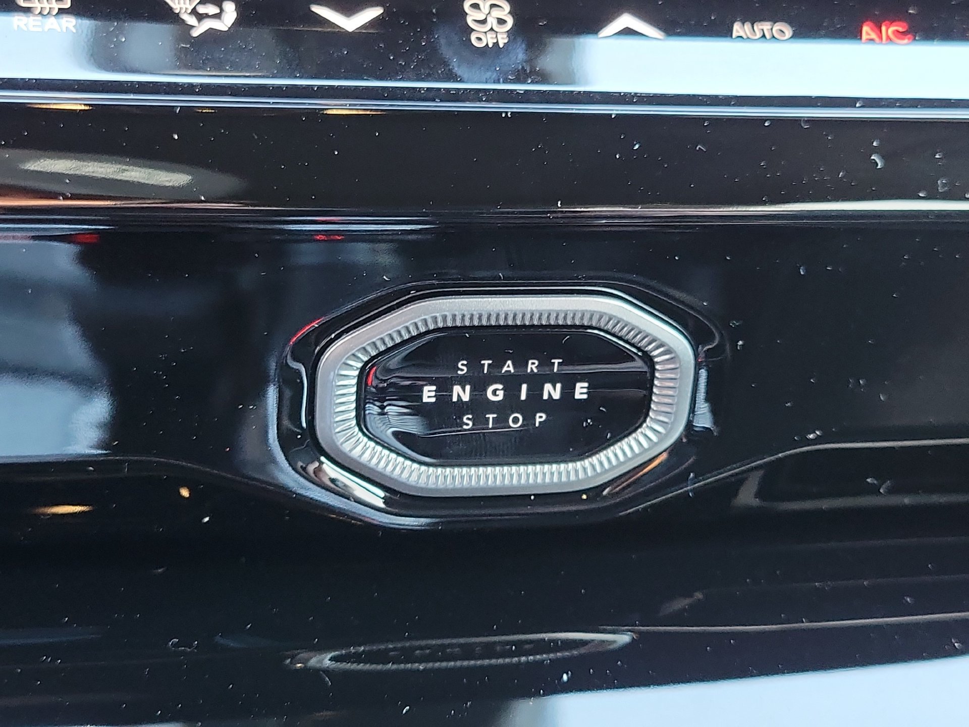 New 2026 Jeep Grand Cherokee Limited AWD/4WD image 11
