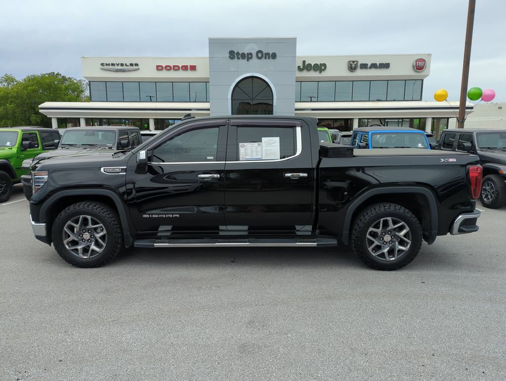 Used 2022 GMC Sierra 1500 SLT w/ SLT Premium Plus Package AWD/4WD image 8