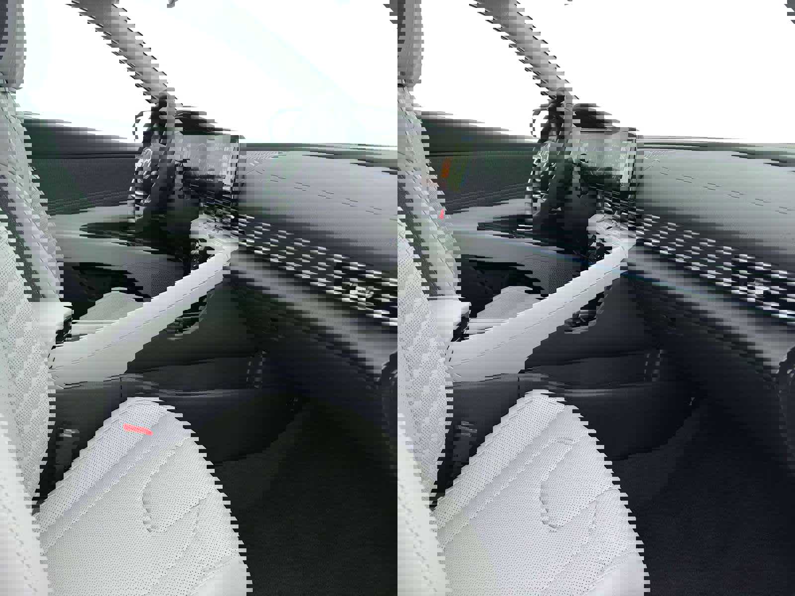 New 2026 Hyundai Elantra Limited image 15