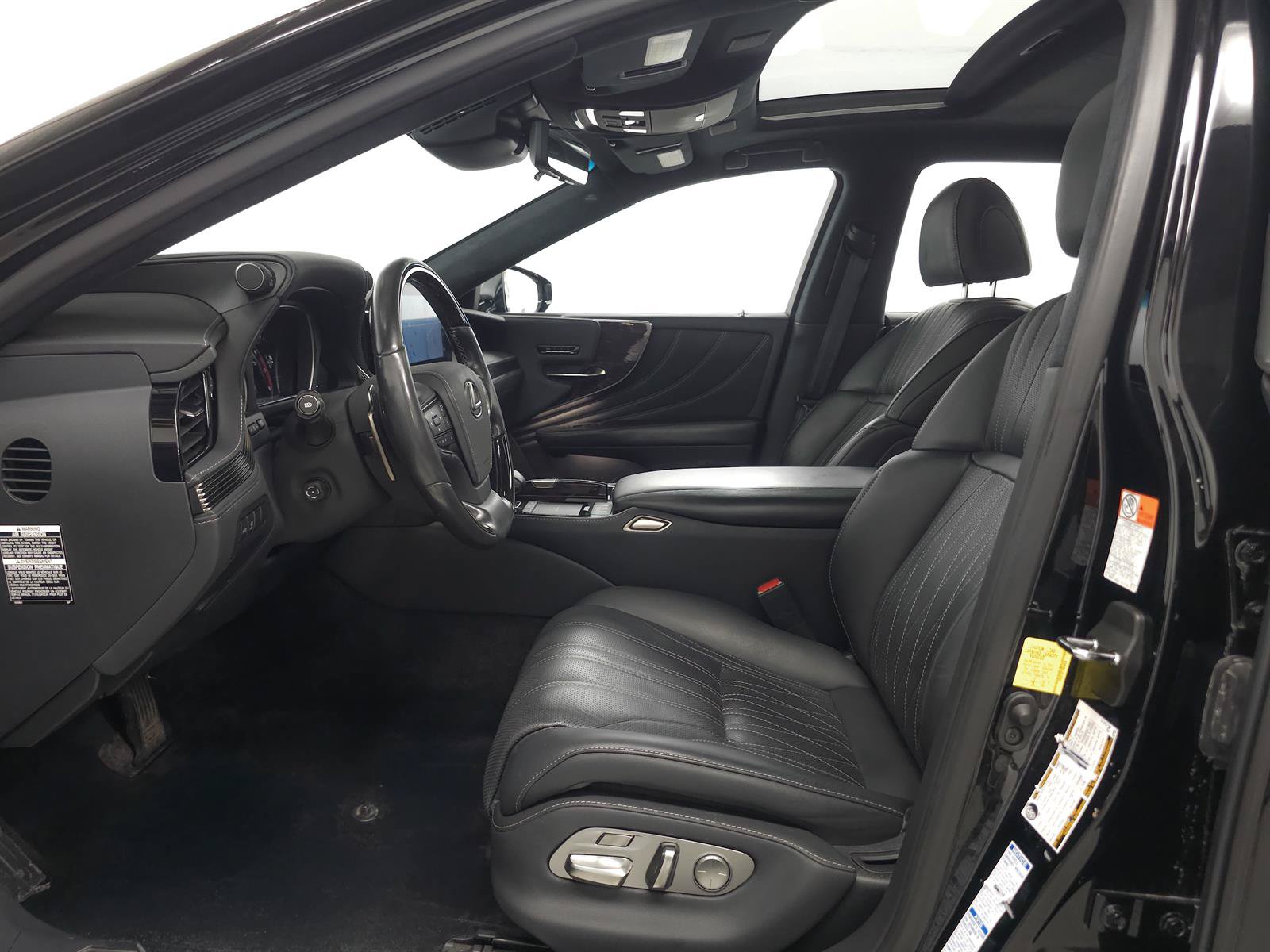 Used 2022 Lexus LS 500 AWD w/ Interior Upgrade Package image 4