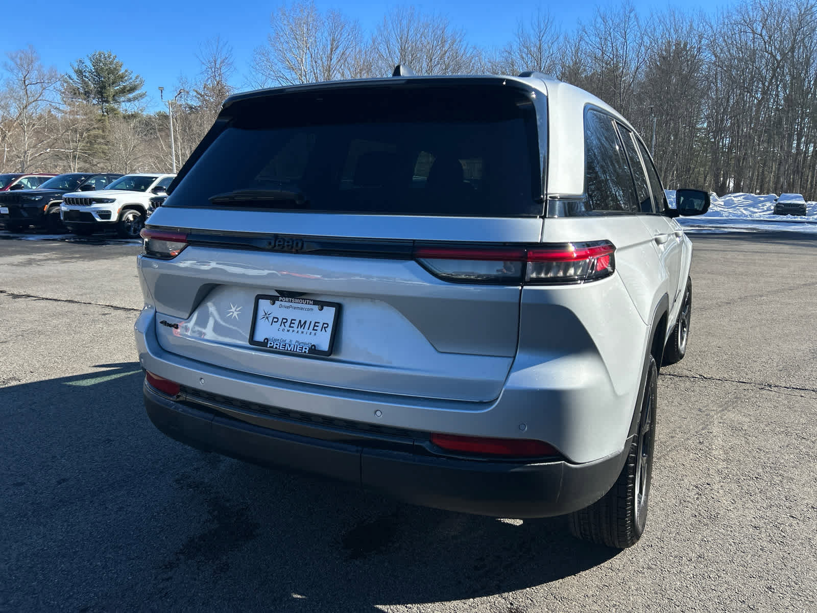 Used 2025 Jeep Grand Cherokee Altitude image 6