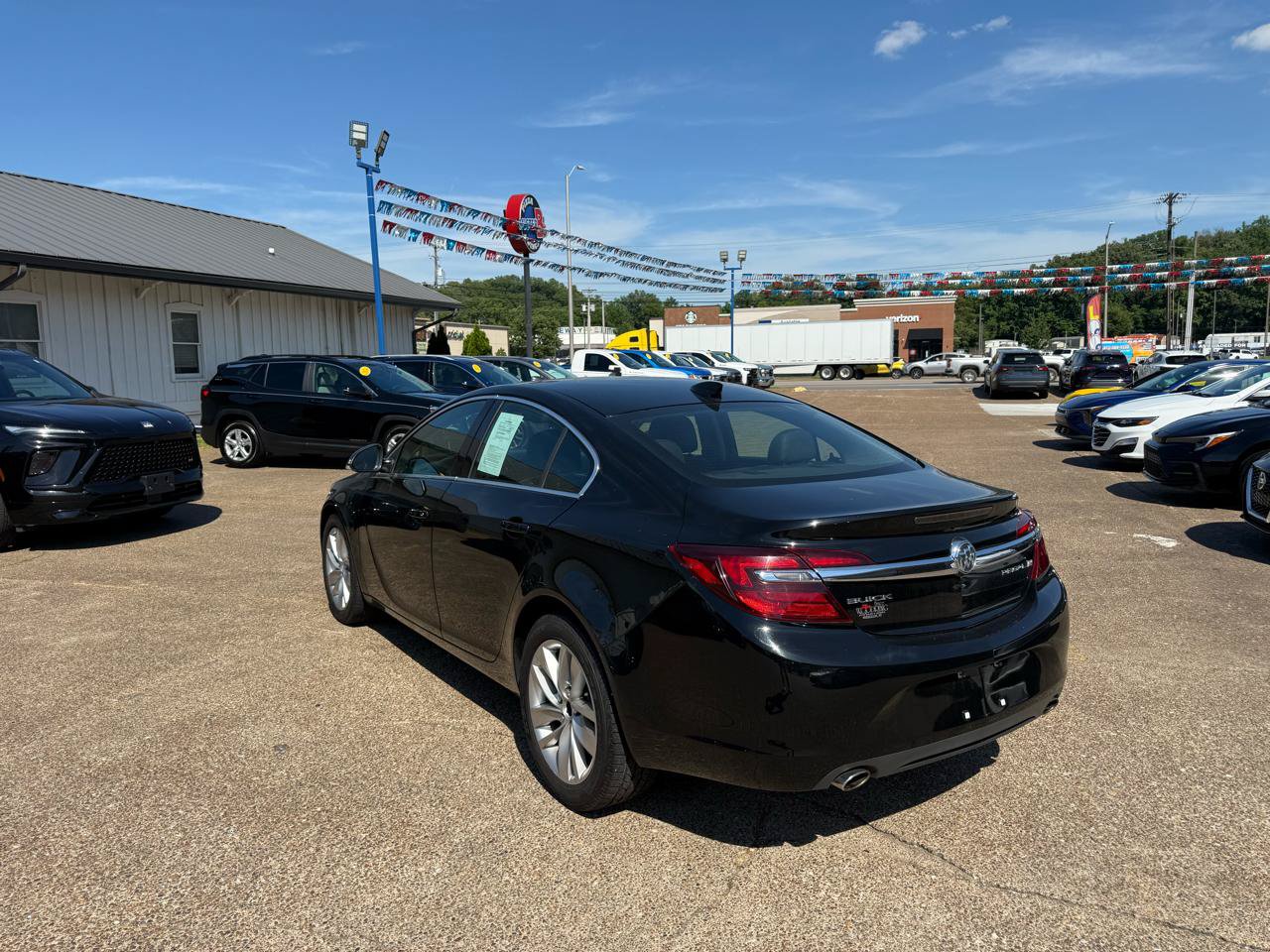 Used 2016 Buick Regal FWD image 3