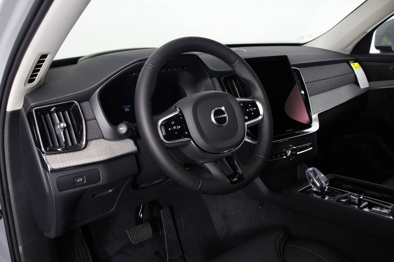 New 2025 Volvo XC90 B6 Ultra AWD/4WD image 8