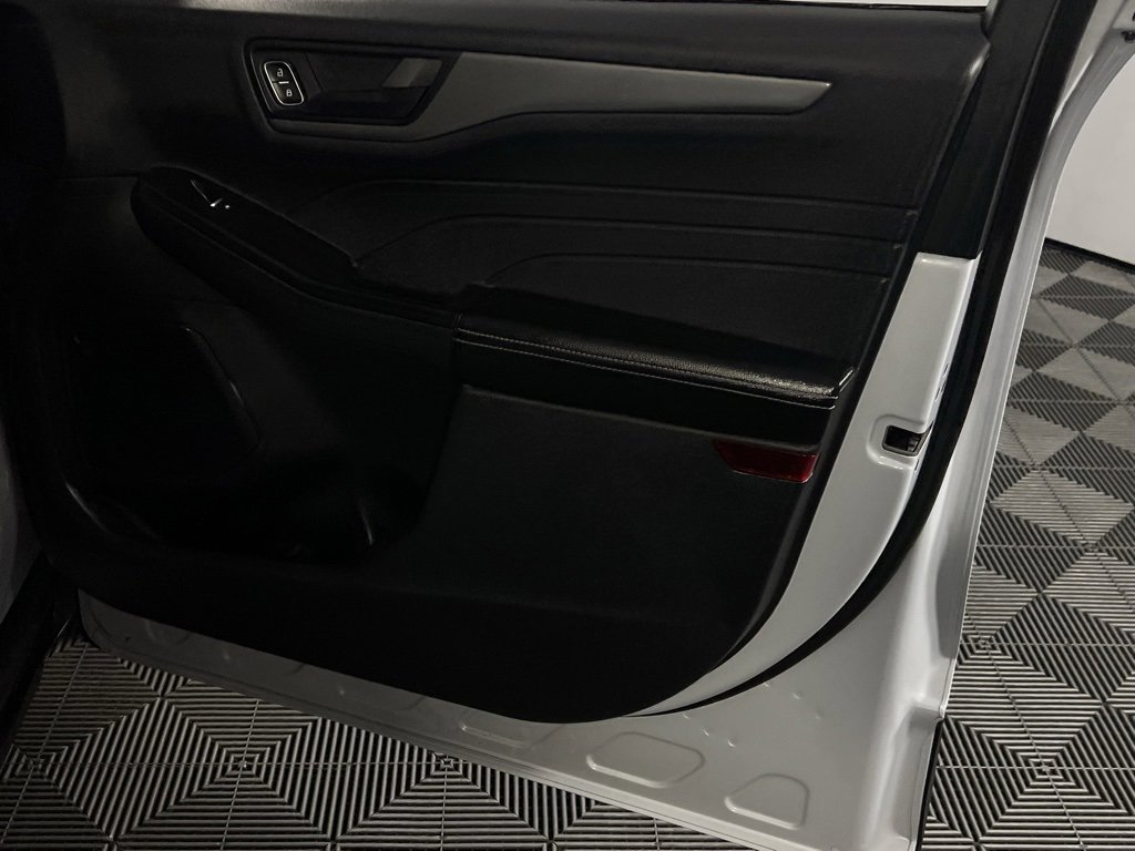 Used 2025 Ford Escape Active image 41