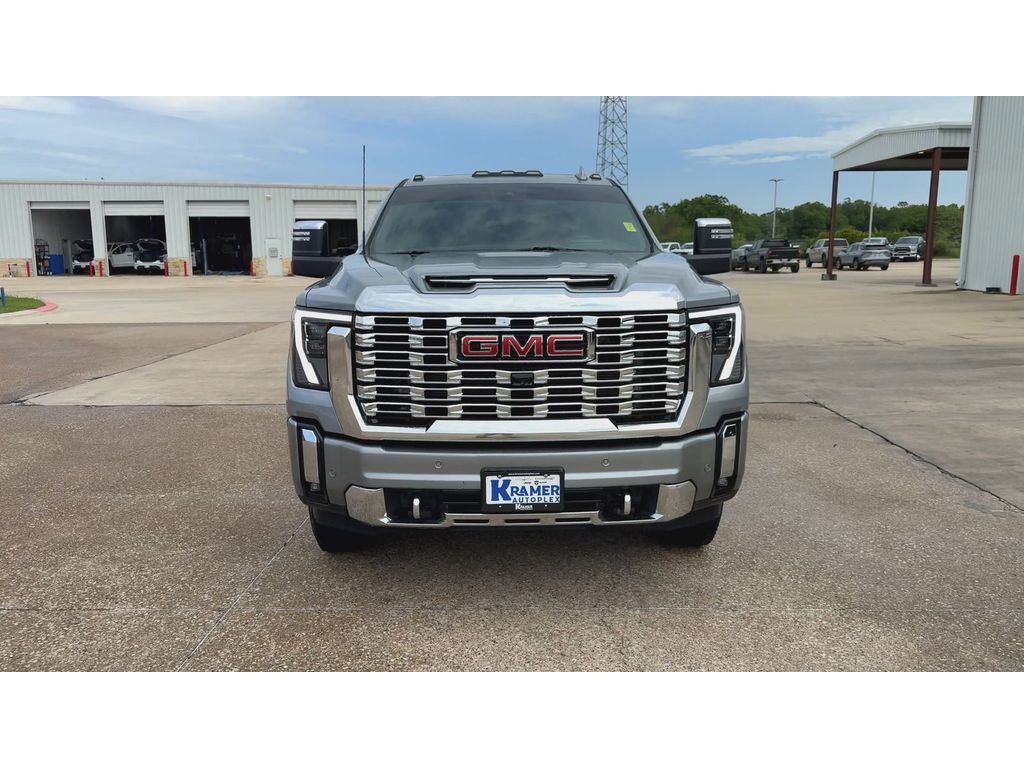 Used 2024 GMC Sierra 3500 Denali w/ Denali Reserve Package image 3