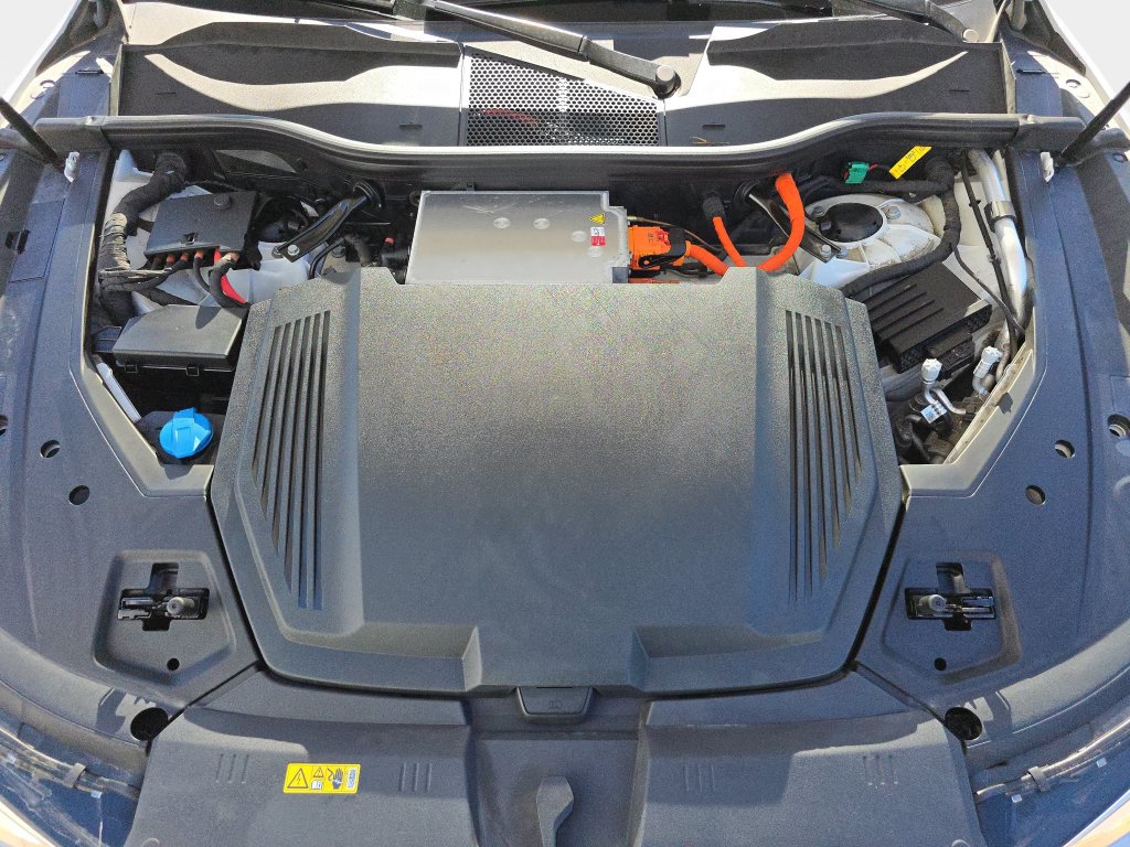 Used 2019 Audi e-tron Prestige w/ Prestige Package AWD/4WD image 34