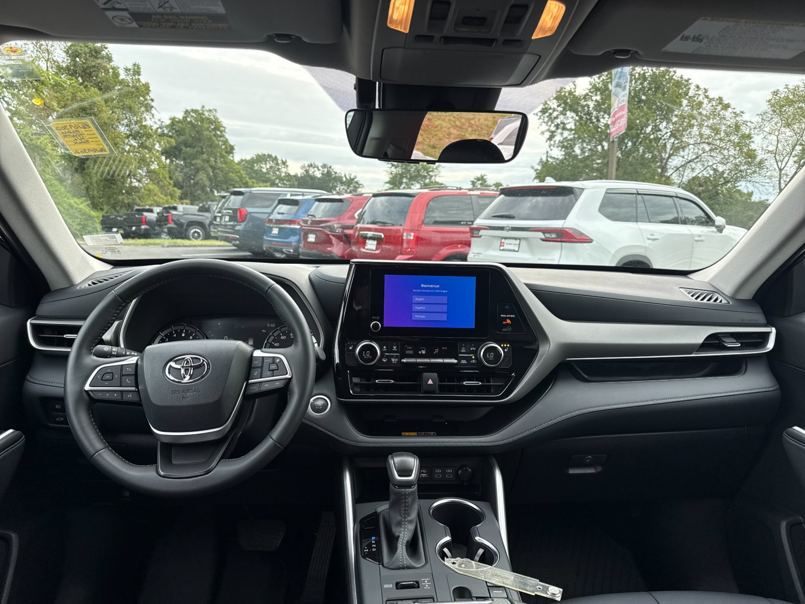 Used 2026 Toyota Highlander XLE AWD/4WD image 13