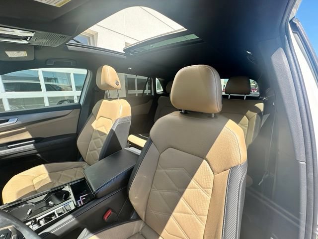 Used 2024 Volkswagen Atlas Cross Sport SE w/ Panoramic Sunroof Package AWD/4WD image 10