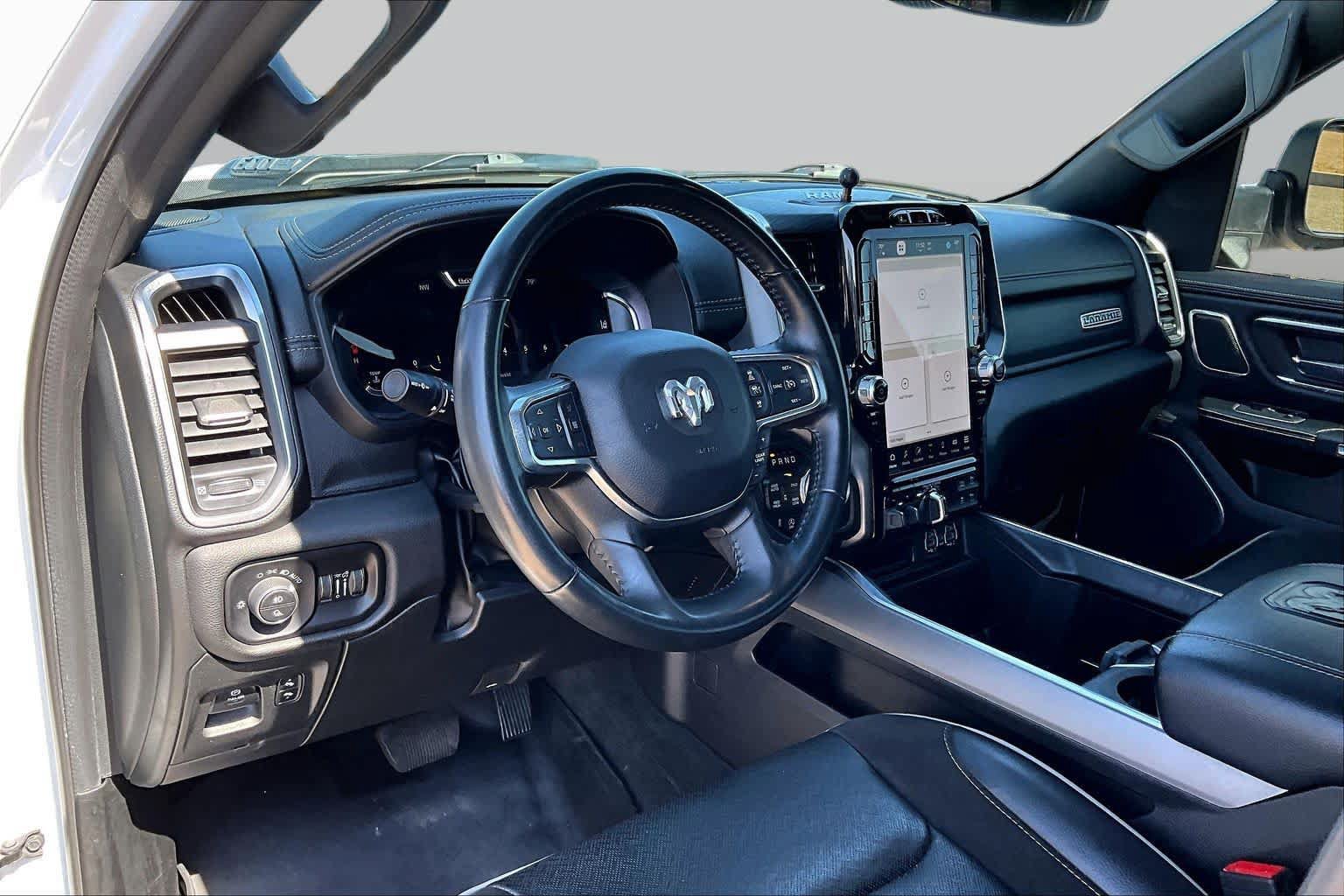 Used 2023 RAM 1500 Laramie AWD/4WD image 18