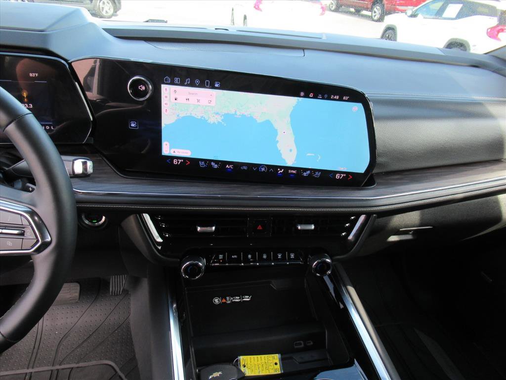 Used 2025 Chevrolet Suburban Premier image 20