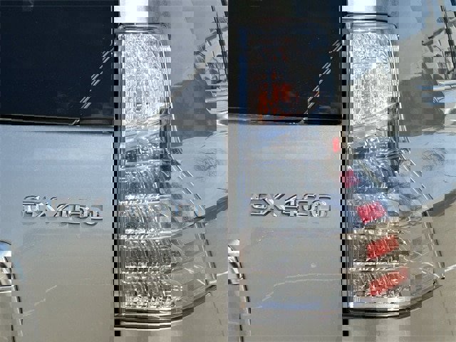 Used 2020 Lexus GX 460 Premium w/ Premium Package image 7