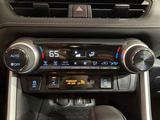 Used 2022 Toyota RAV4 XLE w/ Convenience Package AWD/4WD image 18
