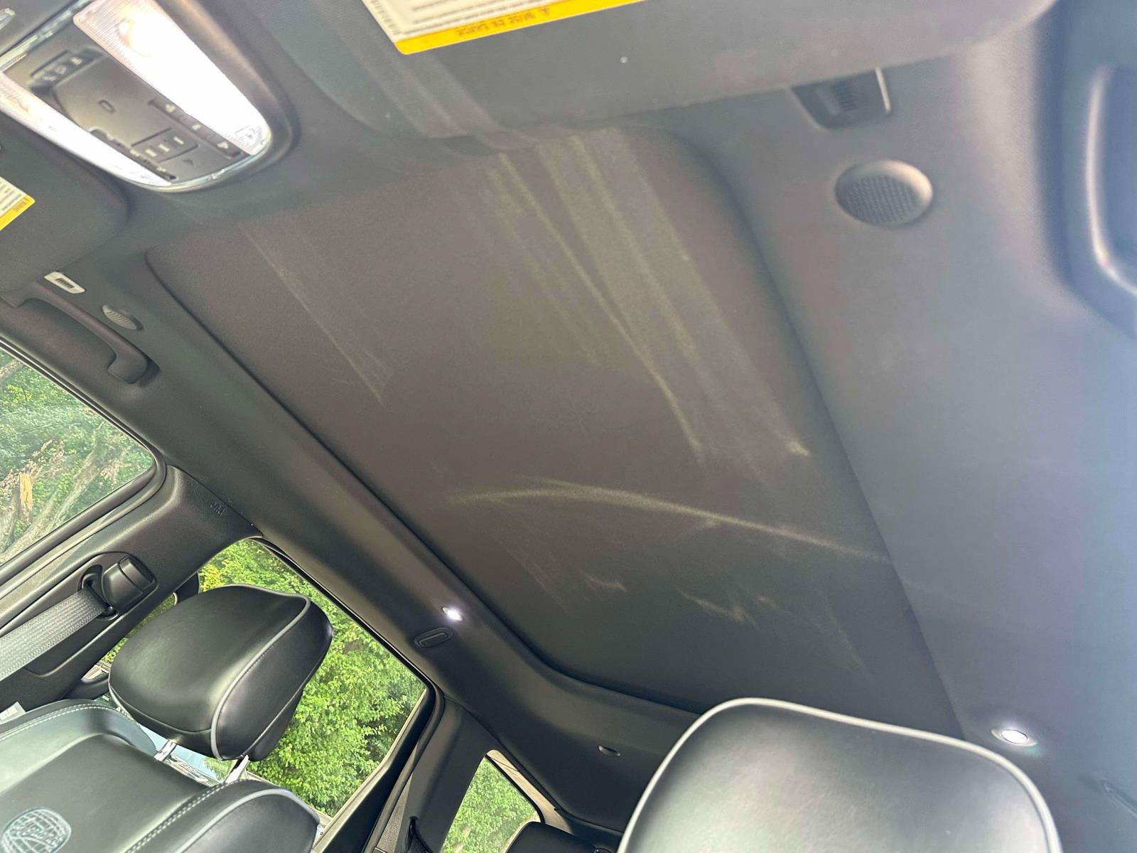 Used 2019 Jeep Grand Cherokee Overland AWD/4WD image 17