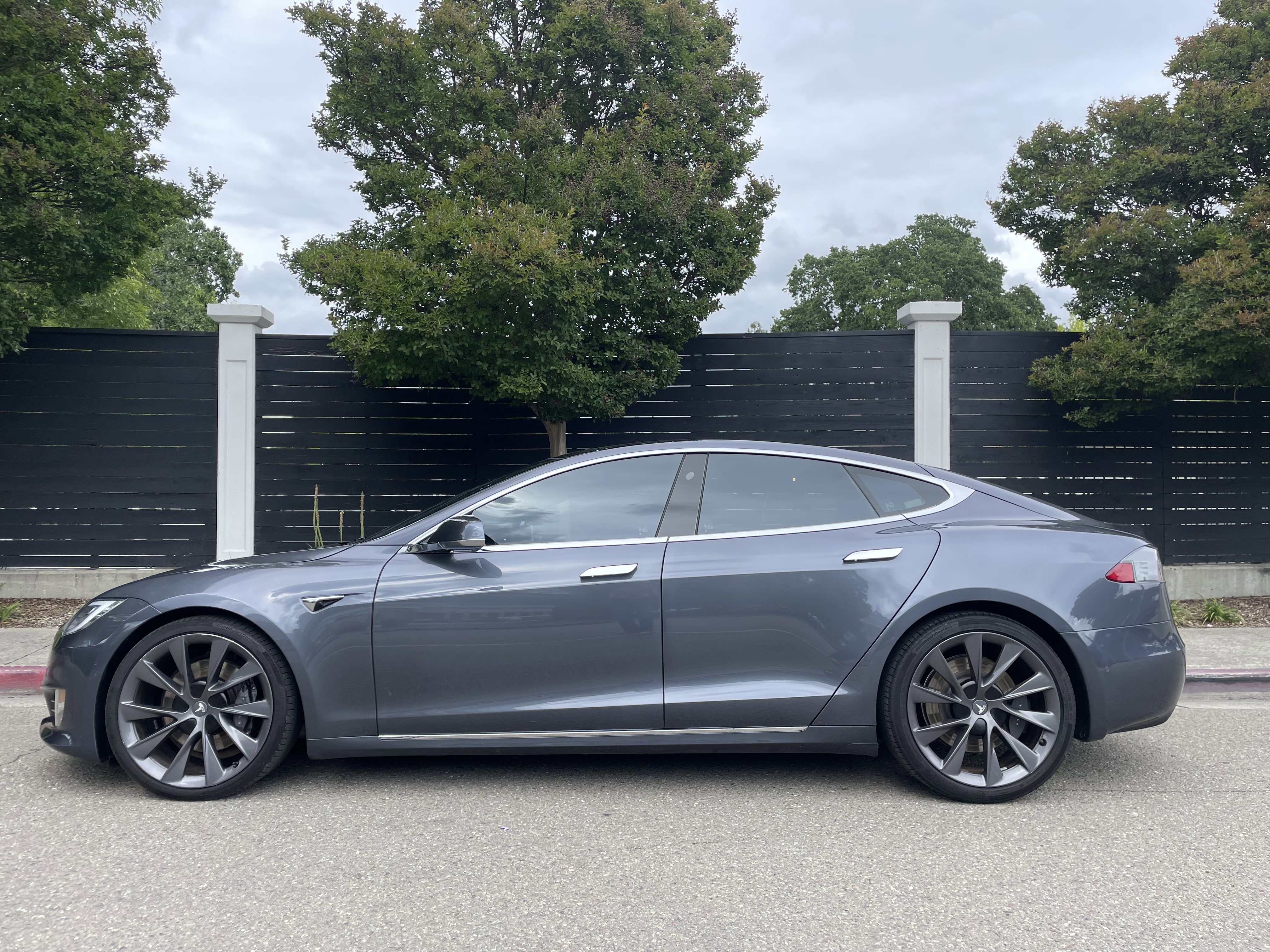Used 2021 Tesla Model S Long Range Plus image 1