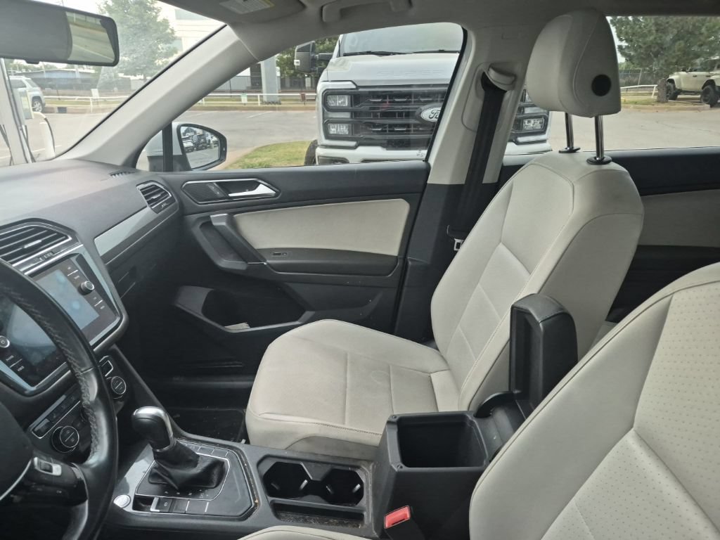 Used 2018 Volkswagen Tiguan SE w/ Panoramic Sunroof Package FWD image 20