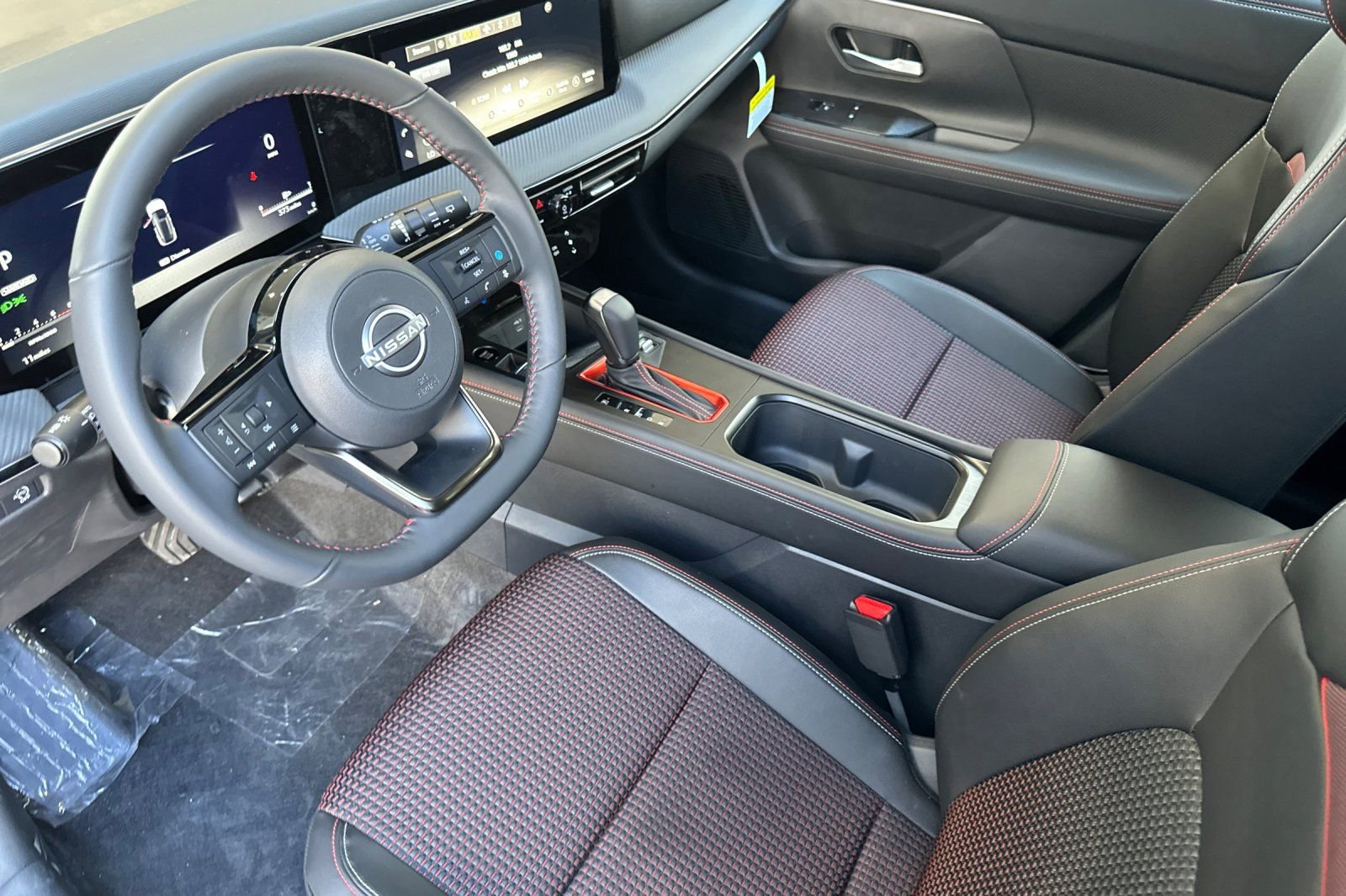 New 2025 Nissan Kicks SR image 7