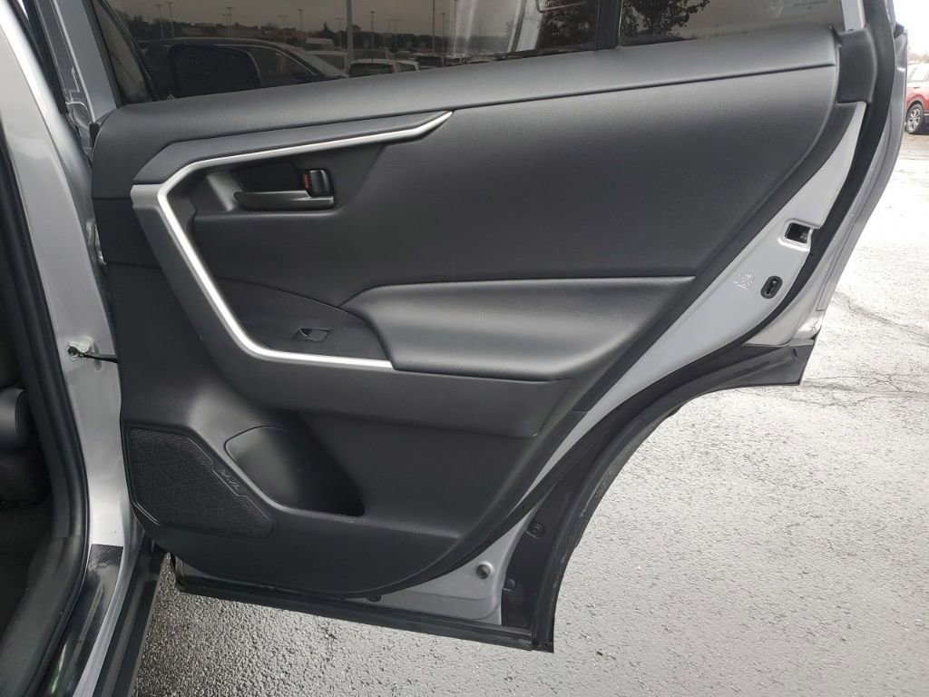 Used 2023 Toyota RAV4 LE image 29