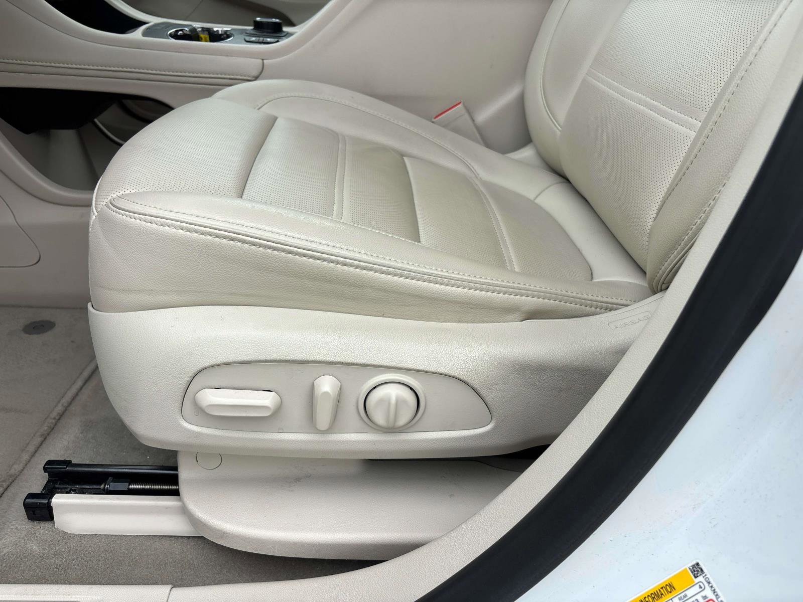 Used 2023 GMC Acadia Denali AWD/4WD image 11