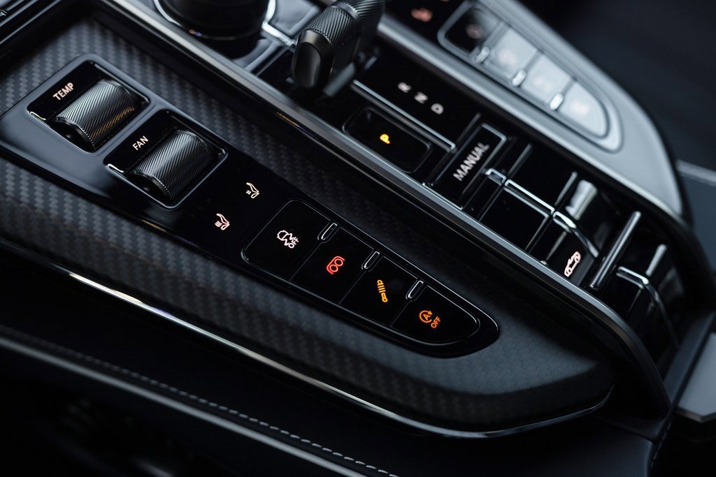 New 2026 Aston Martin V8 Vantage Volante image 26