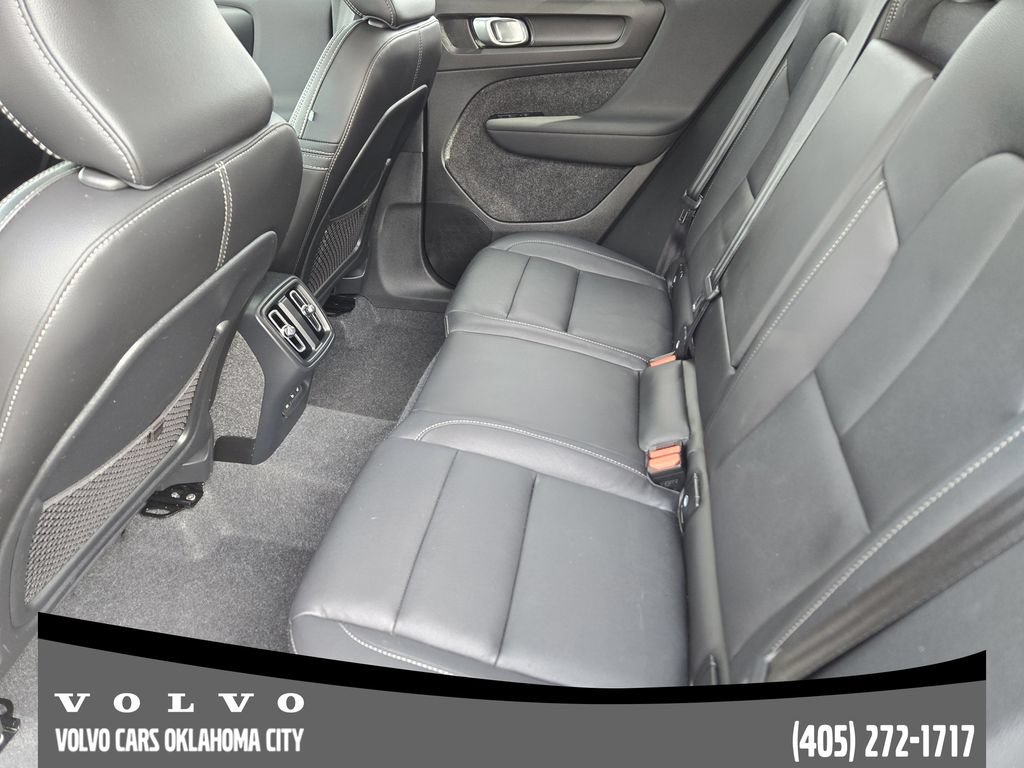 Certified 2025 Volvo XC40 B5 Core AWD/4WD image 24