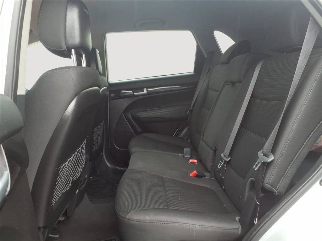 Used 2015 Kia Sorento LX image 26