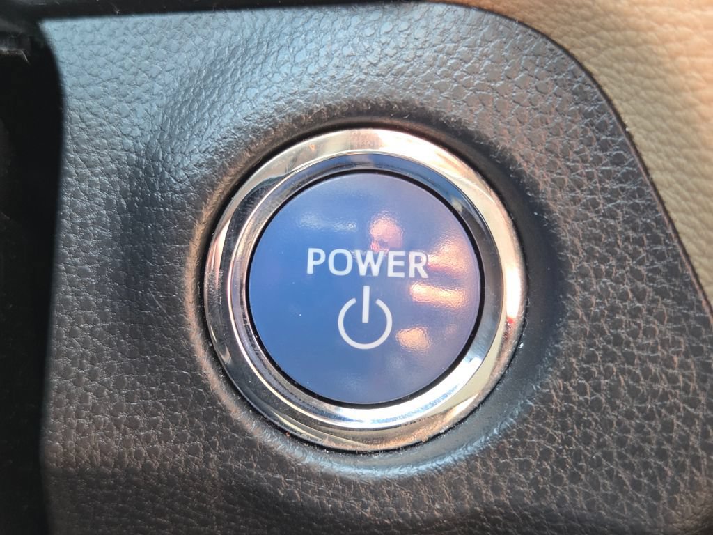 Used 2020 Toyota RAV4 XLE w/ Convenience Package AWD/4WD image 32