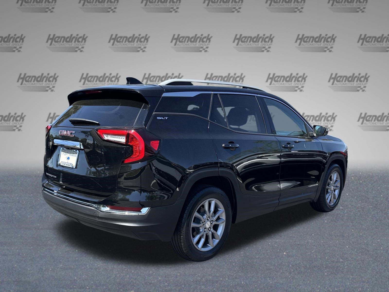 Used 2022 GMC Terrain SLT w/ LPO, Floor Liner Package image 10