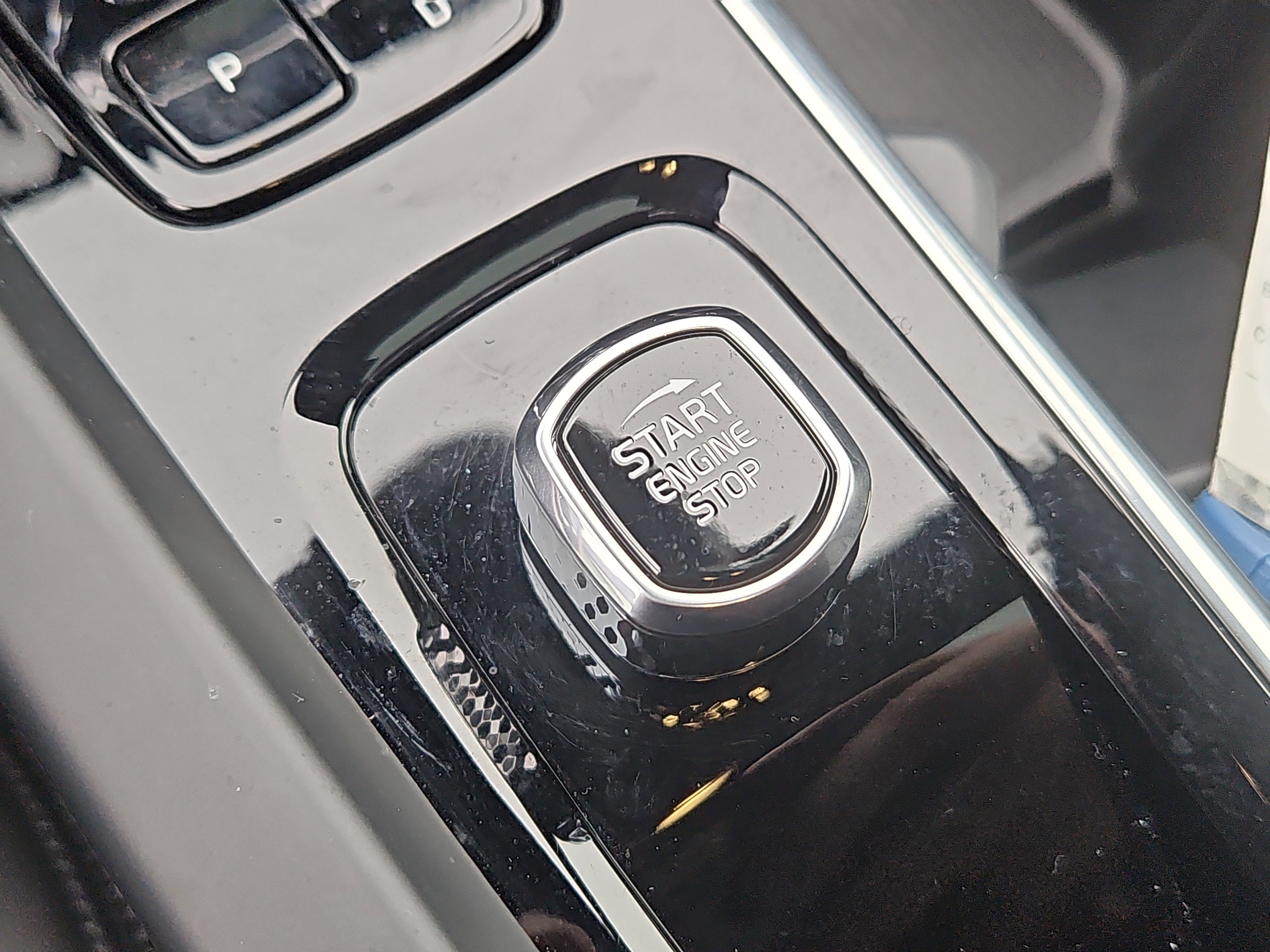 Used 2025 Volvo XC60 B5 Ultra image 20