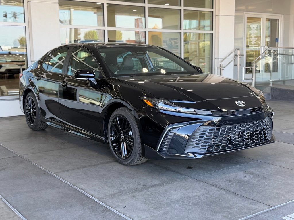 Used 2026 Toyota Camry SE FWD image 8