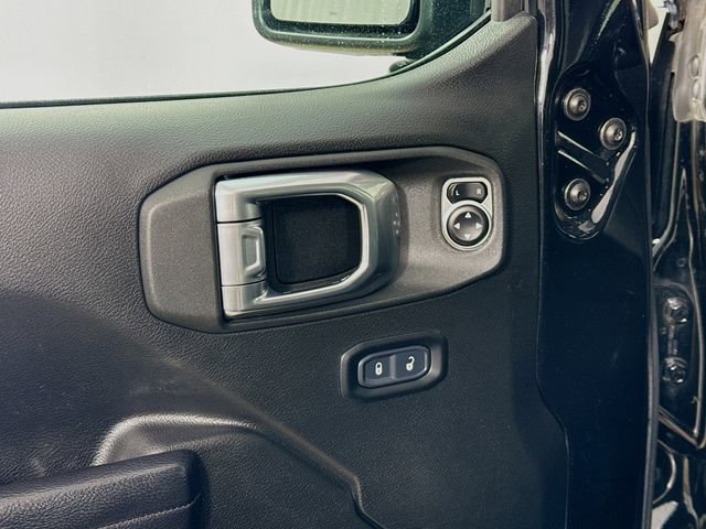 Used 2023 Jeep Wrangler Unlimited Rubicon w/ Cold Weather Group image 18