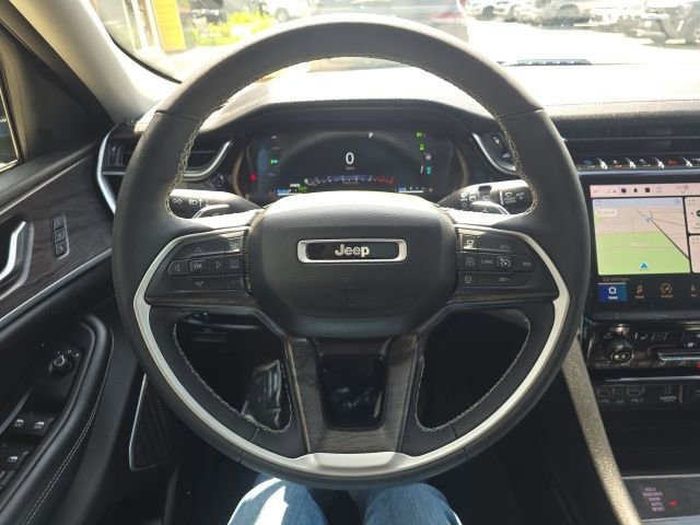 Used 2023 Jeep Grand Cherokee 4WD 4xe image 16