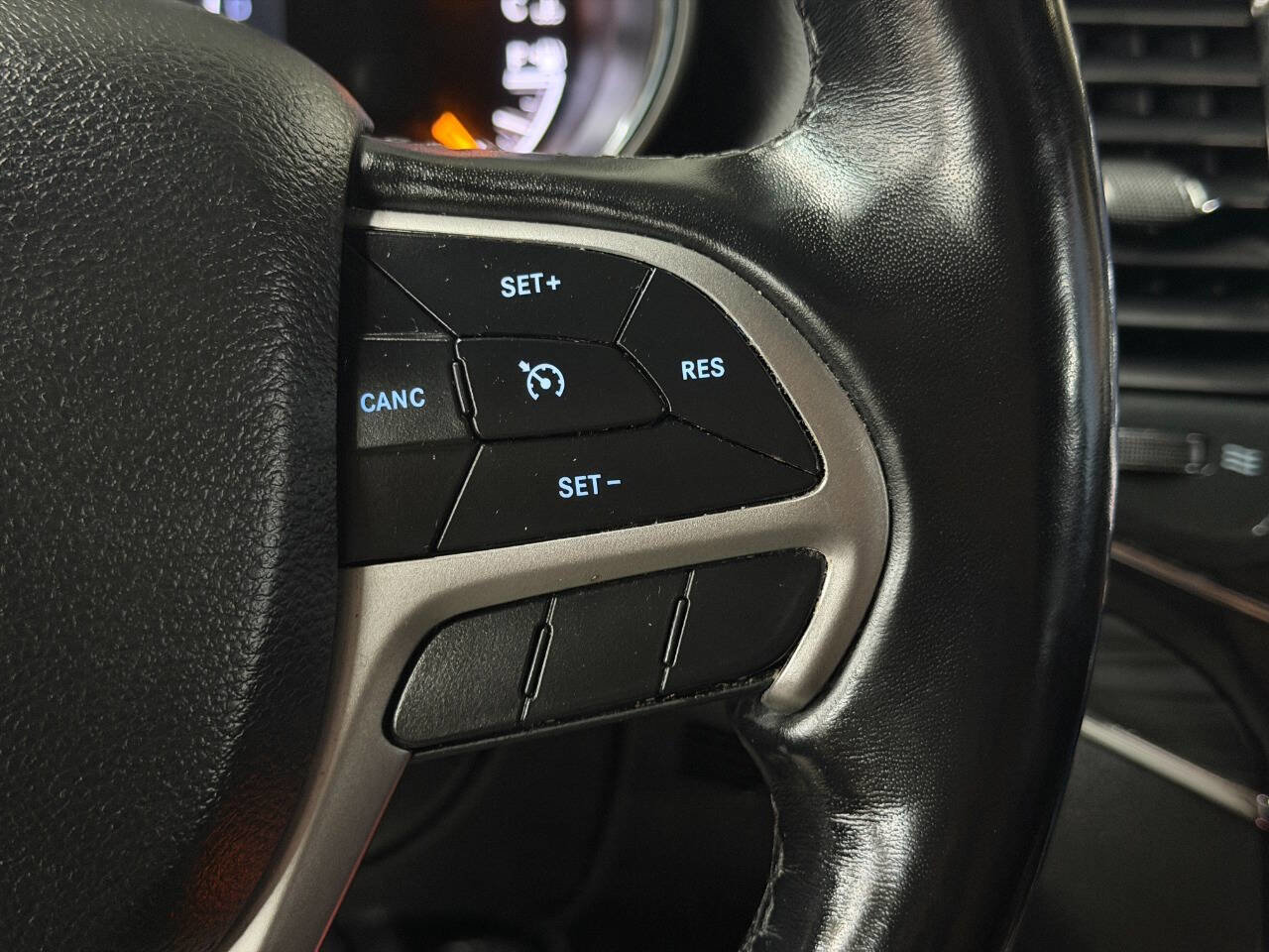 Used 2021 Jeep Grand Cherokee Limited image 36