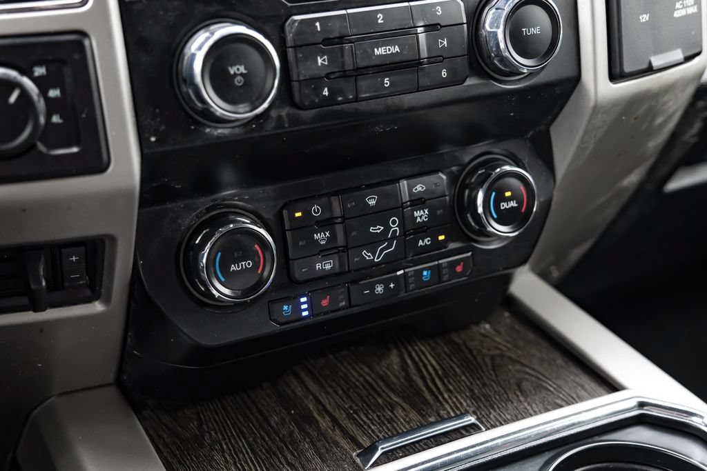 Used 2021 Ford F350 Lariat w/ Lariat Ultimate Package AWD/4WD image 25
